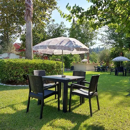 Niki Thalia Viros 1 Lägenhet *