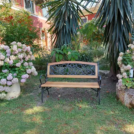 Niki Thalia Viros 1 Lägenhet