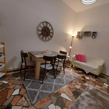 Niki Thalia Viros 1 * Kastanéa