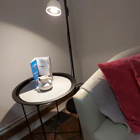 Niki Thalia Viros 1 *