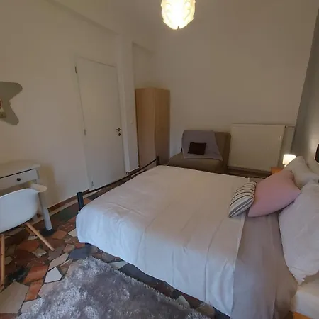 Niki Thalia Viros 1 Kastanéa