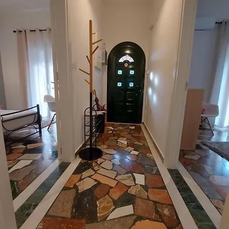 Lägenhet Niki Thalia Viros 1 *