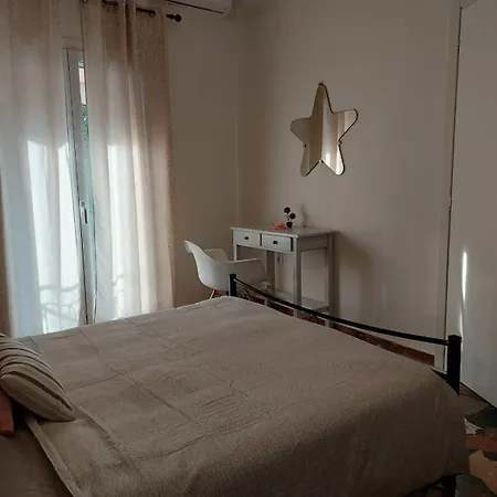 Niki Thalia Viros 1 *