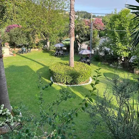 Niki Thalia Viros 1 Lägenhet *