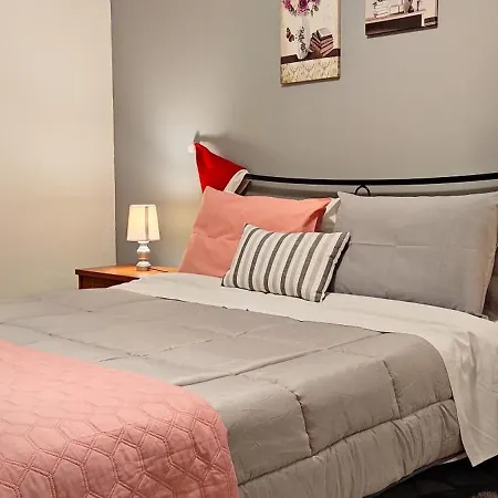 Niki Thalia Viros 1 Lägenhet