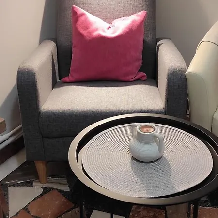 Niki Thalia Viros 1 Kastanéa